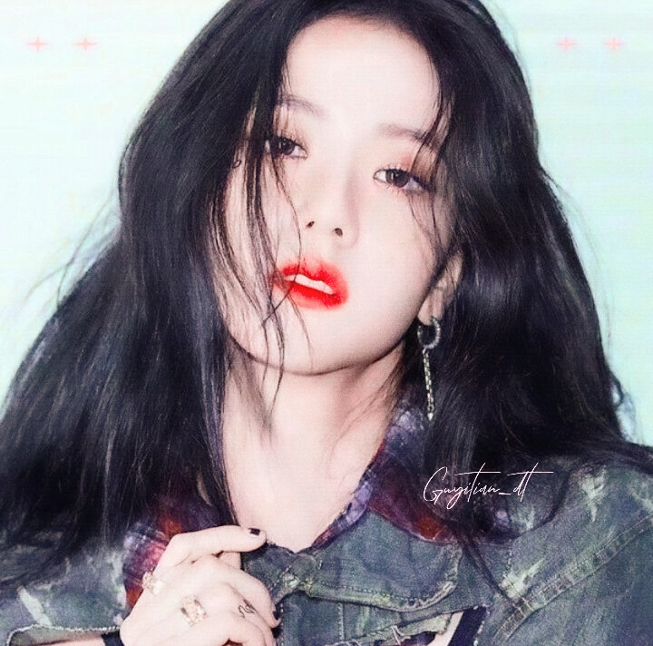 “太喜欢这个英文字体啦 我又多了个水印笑死了”
c r . 顾 依 甜