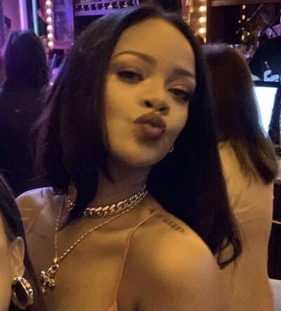 Rihanna 蕾哈娜