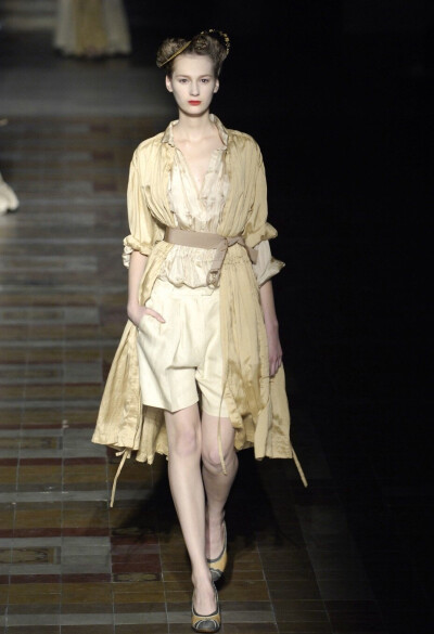 Dries Van Noten Spring 2006.
AnnaSarelly