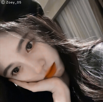 “后来才明白，过度热情就像热水养花.”
沈旖辞/Zoey_05.