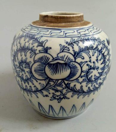 元代手绘青花瓷罐