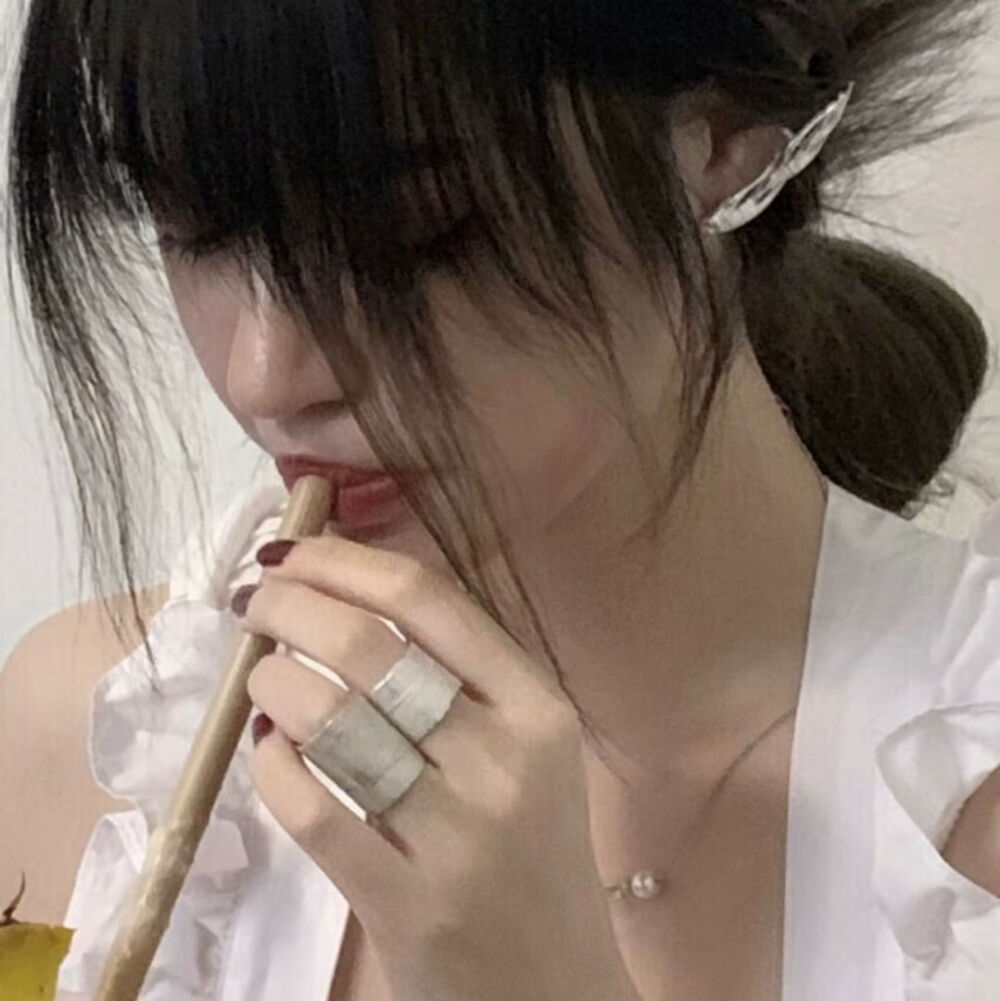 女头/图源四处
二传点赞收藏注明dt奈原里惠-