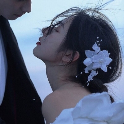 
^ 落入人间的精灵^
