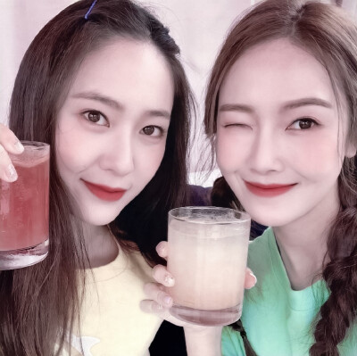 
#Jessica＆Krystal·郑秀晶＆郑秀妍
