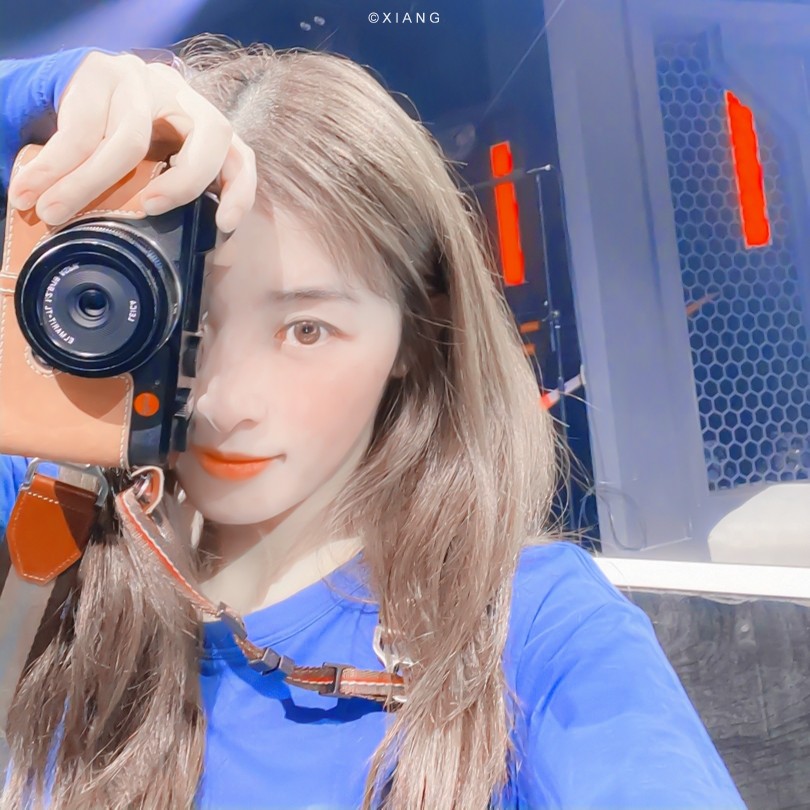 
* 张 含 韵
背景图©林燃