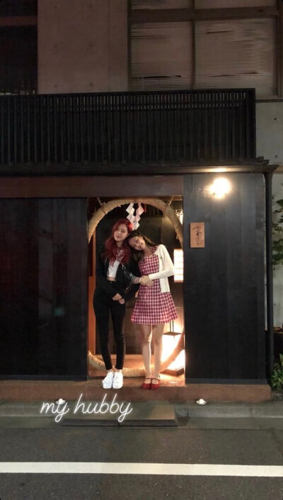 jennie with rosie
肉泥cp
拿图请收藏专辑