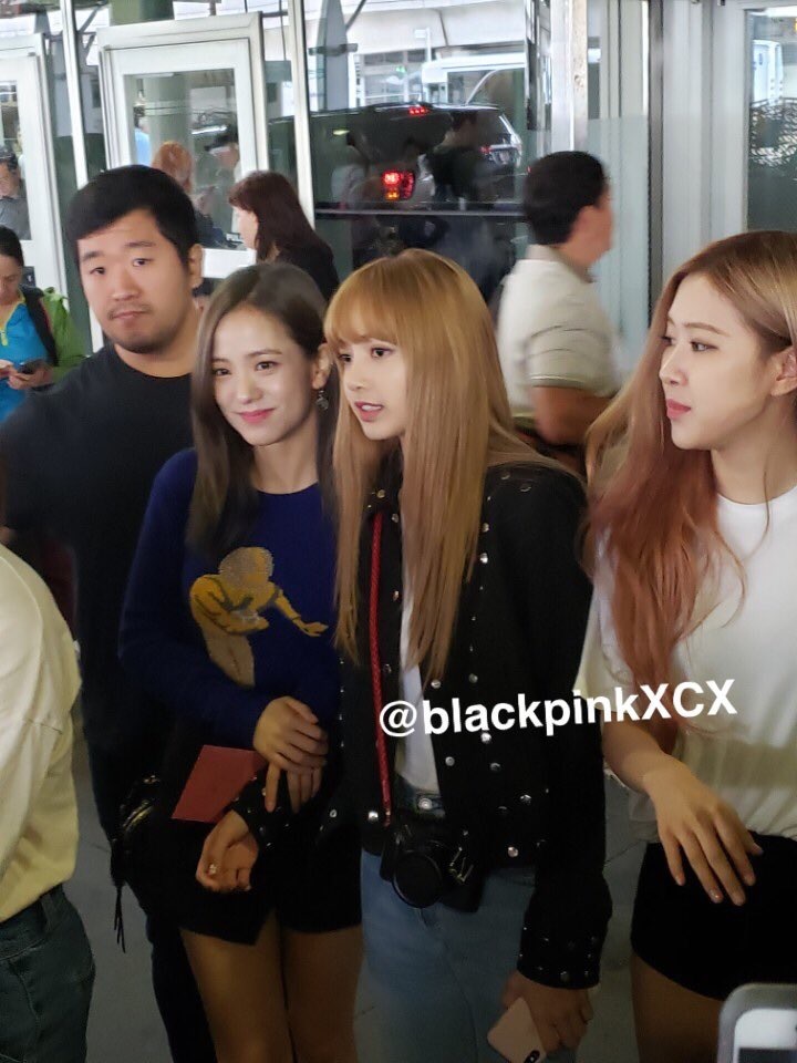 lisa with jisoo 生图
荔枝cp
拿图请收藏专辑