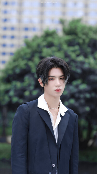 黄明昊