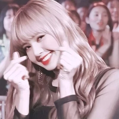 ‘有些人表明可愛 背地里更可愛’
Lisa/小五/Lalisa manoban