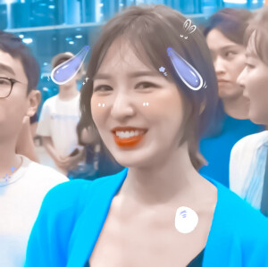 Blue



贴纸cr许辄