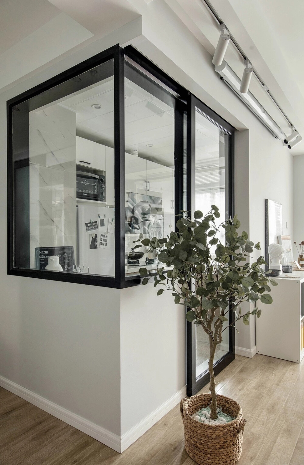 卧室 厨房 起居室 桌面