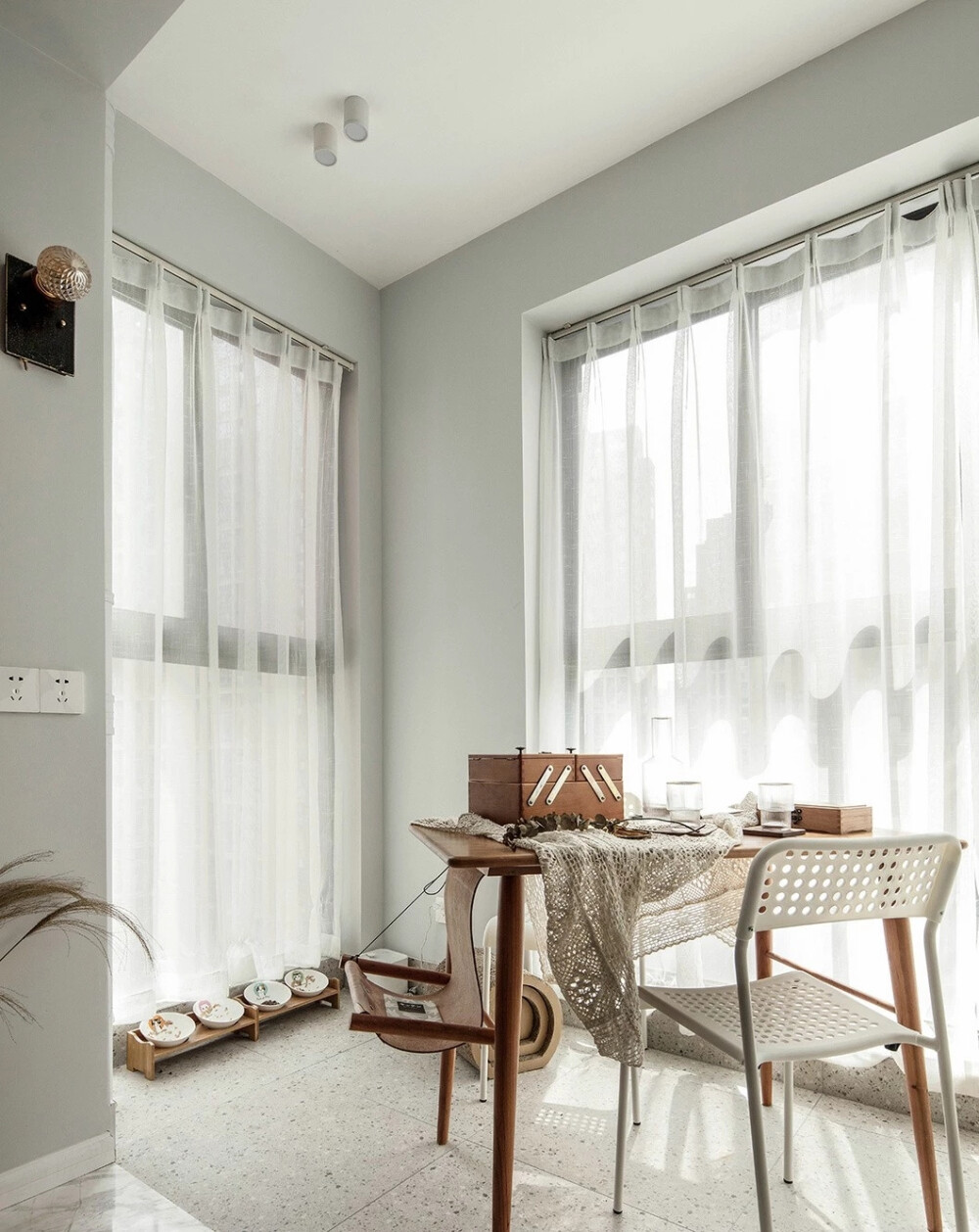 卧室 厨房 起居室 桌面