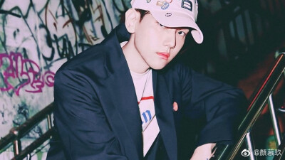 邊伯賢 Baekhyun
“記住你是我的寶貝，不需要隱藏你的難過和委屈?！?－
?抱圖者發(fā)抖音寫小說弄橙光請告知出處
→By玖生一世