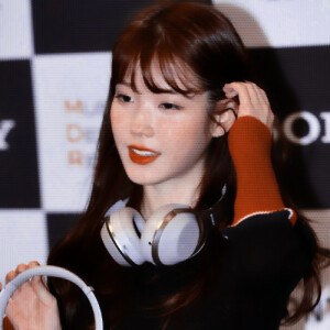       ☞
           /兰色/耳机/少女时代/毕业