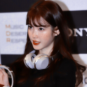       ☞
           /兰色/耳机/少女时代/毕业