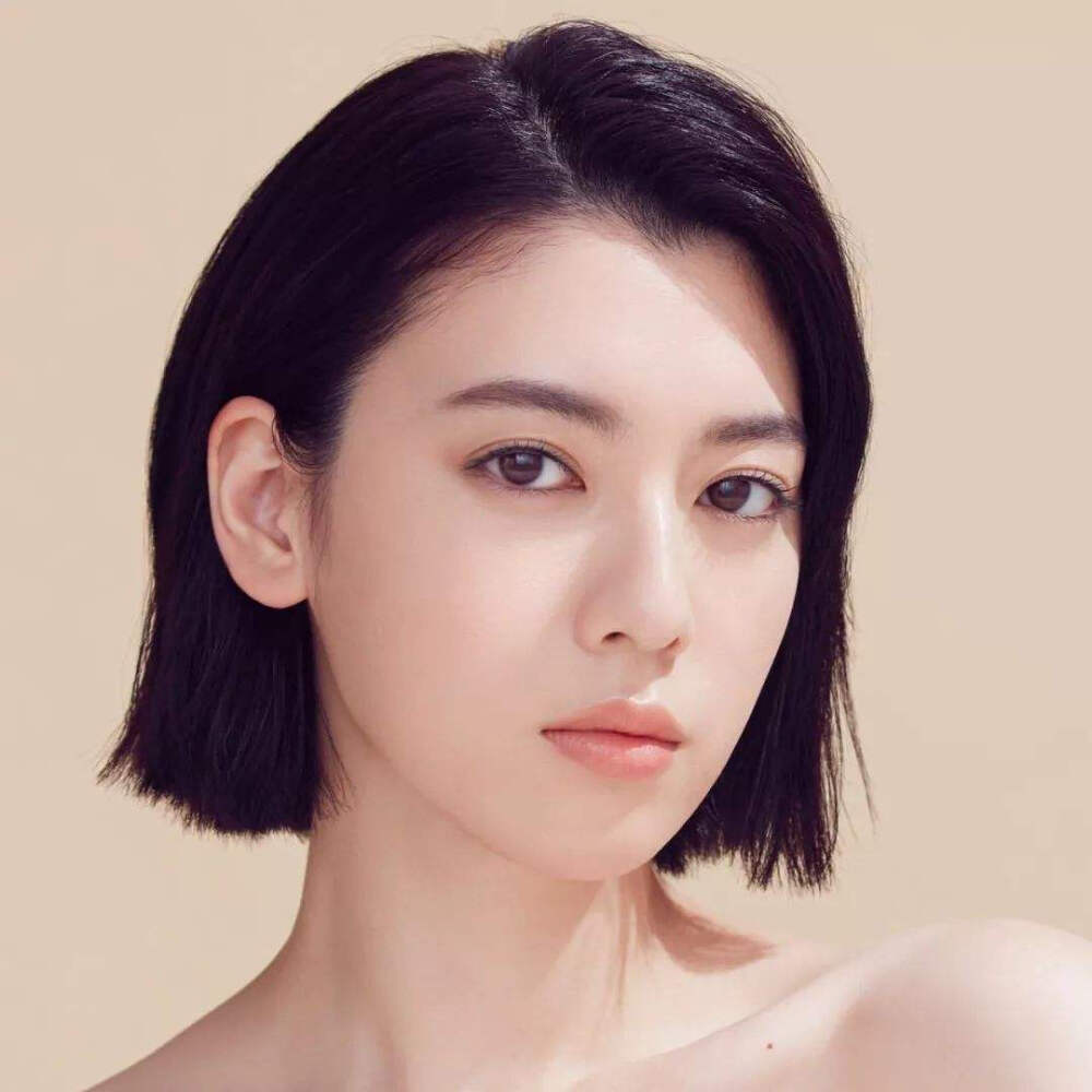 三吉彩花