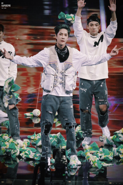 201003 这就是街舞3总决赛 @UNIQ-王一博 cr:logo