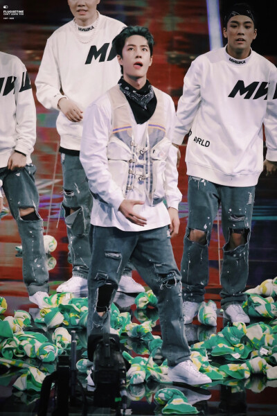 201003 这就是街舞3总决赛 @UNIQ-王一博 cr:logo