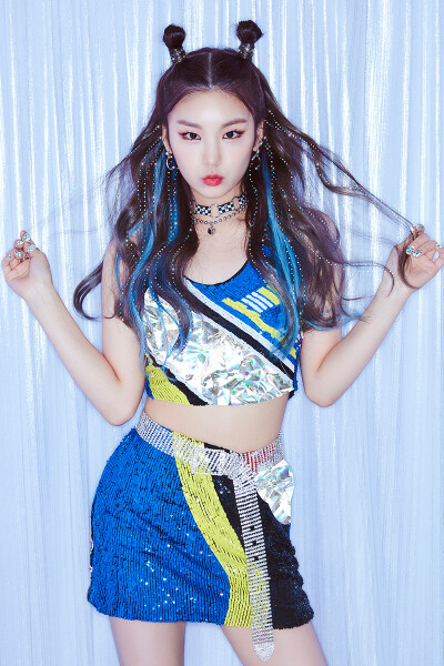 ITZY-IT'z ICY 官网写真（转载自www.jype.com）