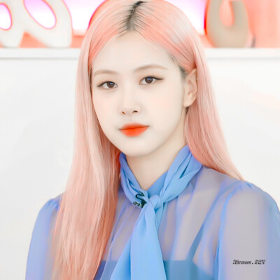 “你藏在手机里 是我触手可及的遥不可及”
朴彩英-ROSÉ-BLACKPINK
原截江纪然
二传标明