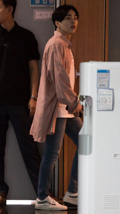 生图｜依旧帅哥