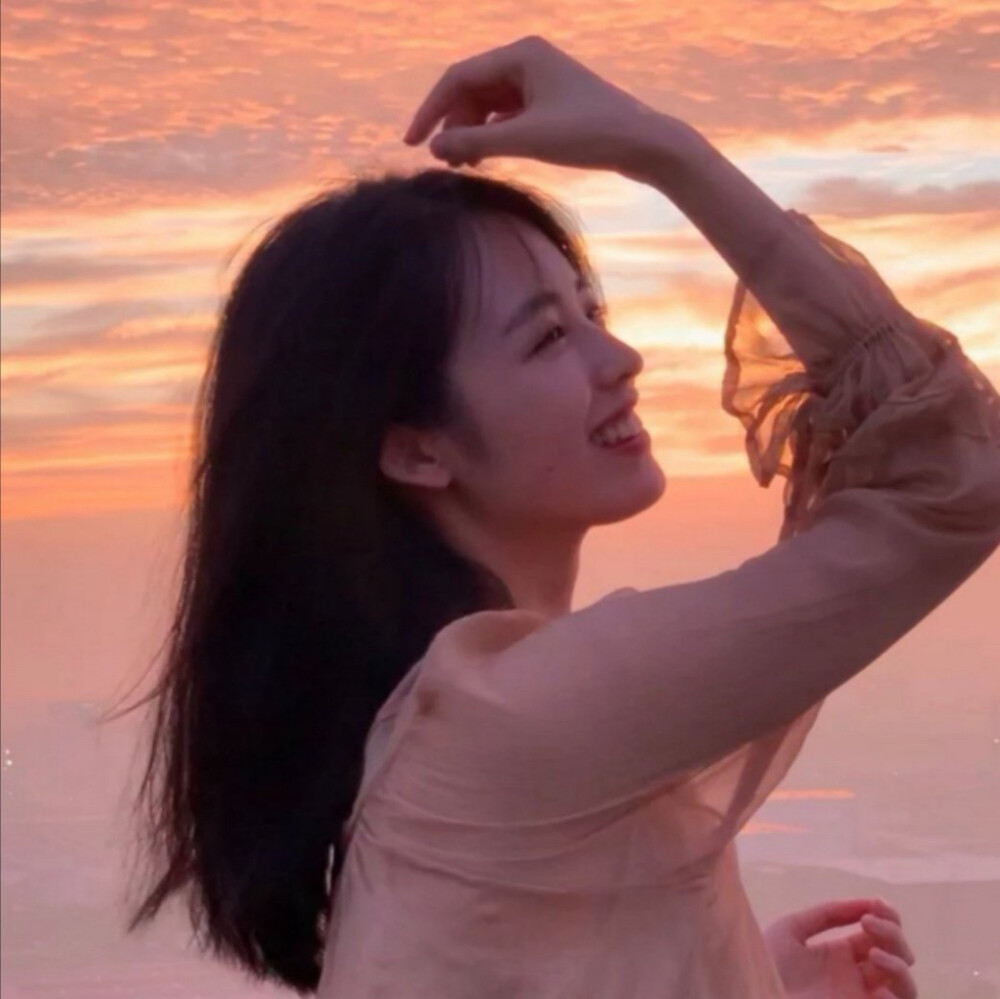 ᴵ ᵏᵉᵖᵗ ᵃ ˢᵉᶜʳᵉᵗ ᶠʳᵒᵐ ᵗʰᵉ ᵘⁿⁱᵛᵉʳˢᵉ / ᵘⁱᵉᵗˡʸ ᵗʰᵒᵘᵍʰᵗ ᵃᵇᵒᵘᵗ ʸᵒᵘ.
我瞒着宇宙山河/悄悄想了你一下。
©️清夏十五_