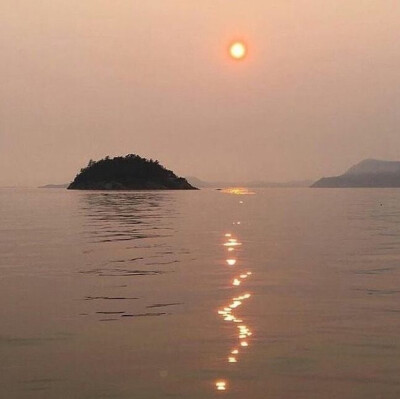 ᴵ ᵏᵉᵖᵗ ᵃ ˢᵉᶜʳᵉᵗ ᶠʳᵒᵐ ᵗʰᵉ ᵘⁿⁱᵛᵉʳˢᵉ / ᵘⁱᵉᵗˡʸ ᵗʰᵒᵘᵍʰᵗ ᵃᵇᵒᵘᵗ ʸᵒᵘ.
我瞒着宇宙山河/悄悄想了你一下。
©️清夏十五_