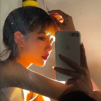 ᴵ ᵏᵉᵖᵗ ᵃ ˢᵉᶜʳᵉᵗ ᶠʳᵒᵐ ᵗʰᵉ ᵘⁿⁱᵛᵉʳˢᵉ / ᵘⁱᵉᵗˡʸ ᵗʰᵒᵘᵍʰᵗ ᵃᵇᵒᵘᵗ ʸᵒᵘ.
我瞒着宇宙山河/悄悄想了你一下。
©️清夏十五_