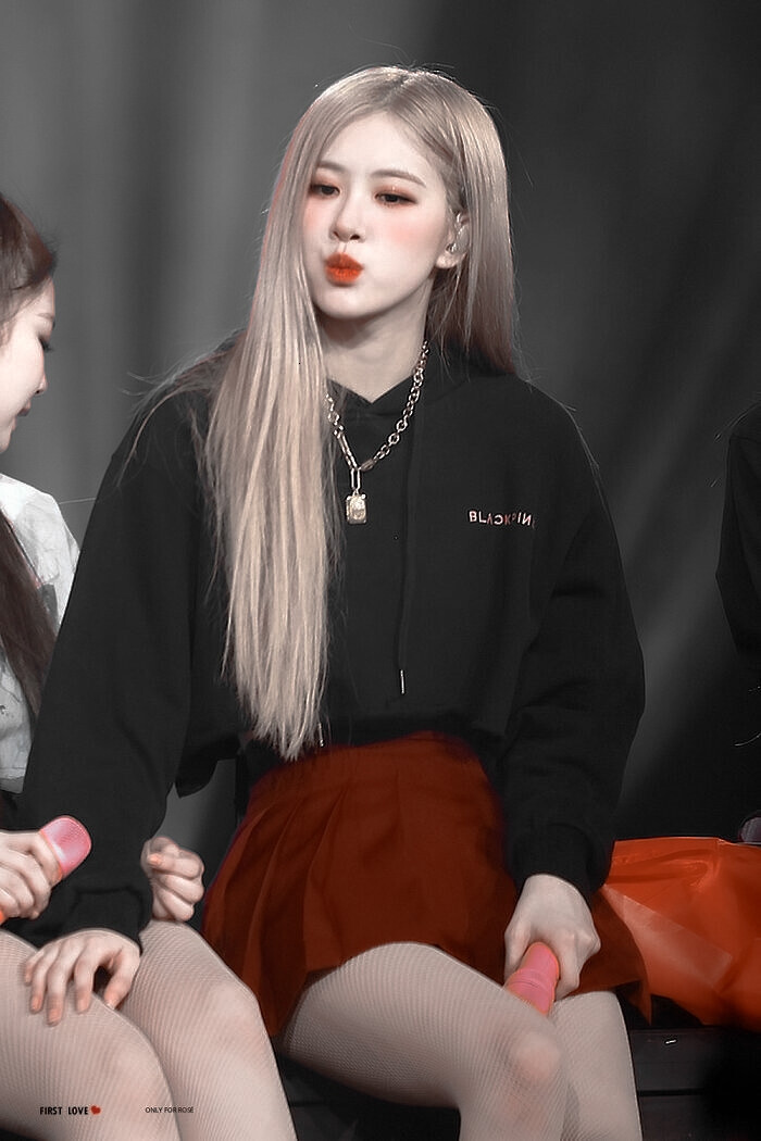 -朴彩英ROSÉ
-cr.Firstlove_rose
-沈怡