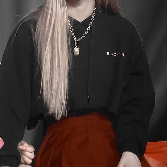 -朴彩英ROSÉ
-cr.Firstlove_rose
-沈怡