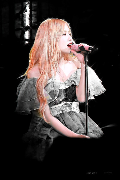 Rosé
©Firstlove_rose
看简介