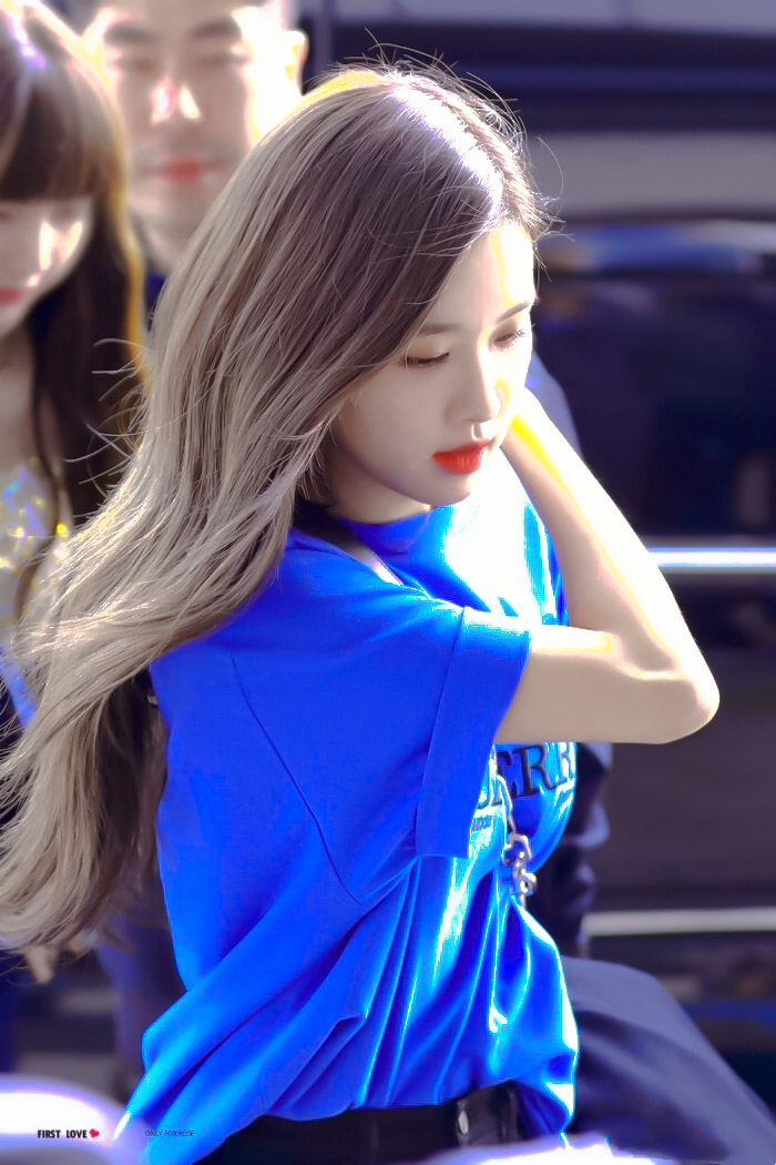 
ROSÉ ▸BLUE
@江秦