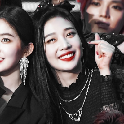 
“真的好喜欢你呀 看在我这么可爱的份上 你可不可以也喜欢我呀” ​​​
Irene×Joy
©Baeby329