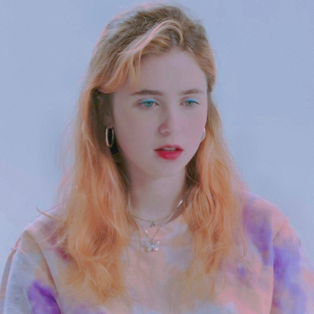 Clairo
