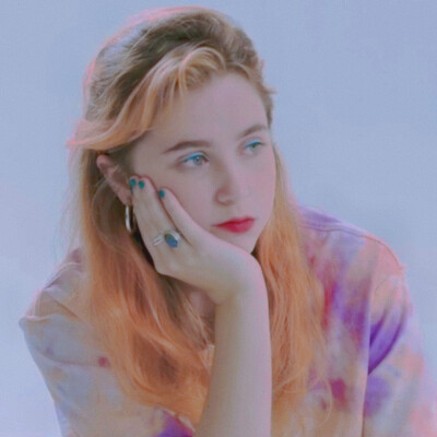 Clairo
