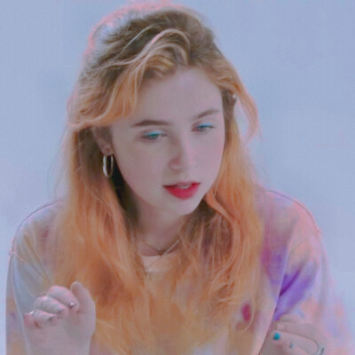 Clairo
