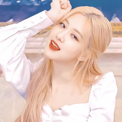 Rosé朴彩英