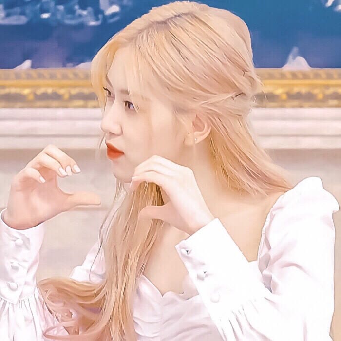 Rosé朴彩英