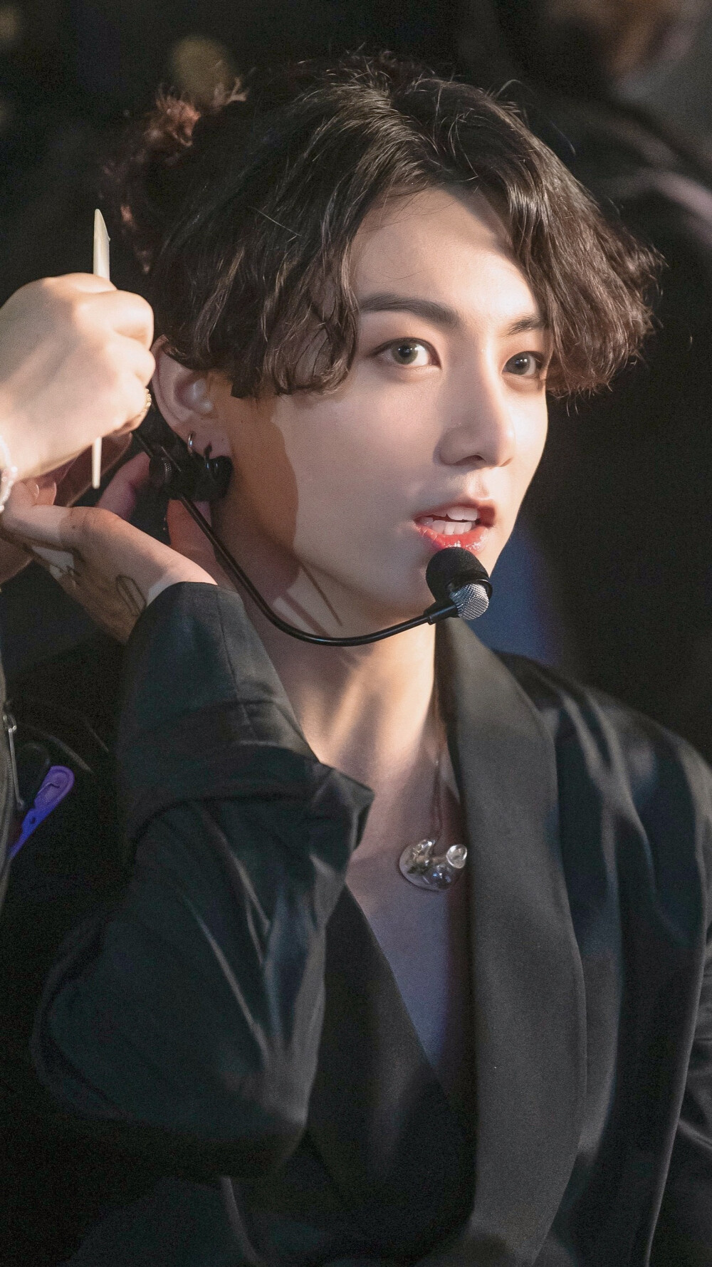 田柾国/JUNGKOOK
图源微博 礼貌拿图