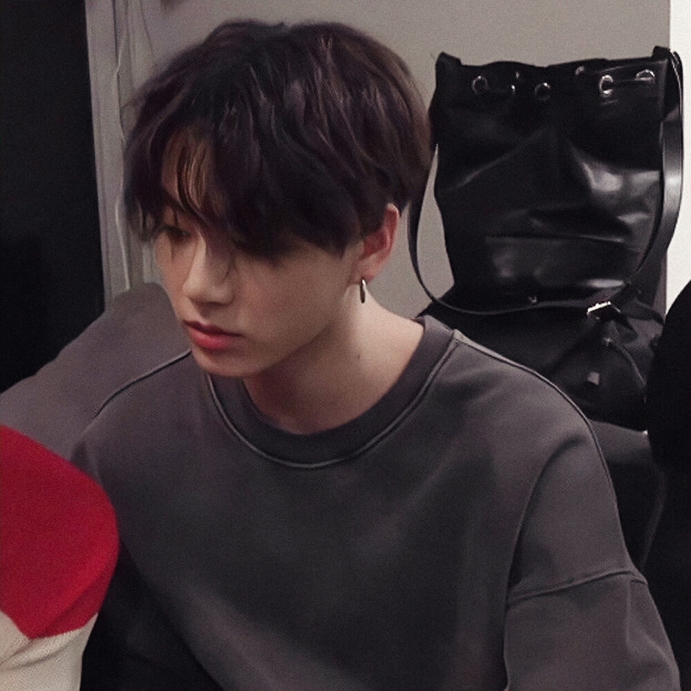 田柾国/JUNGKOOK
图源微博 礼貌拿图