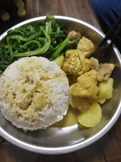 笨笨咖喱鸡饭