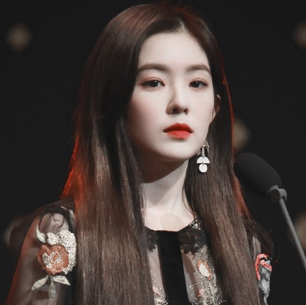 “做梦对于我的意义大概就是可以短暂地过一下不同的人生。” ​​
*Irene
＃ReneJingle