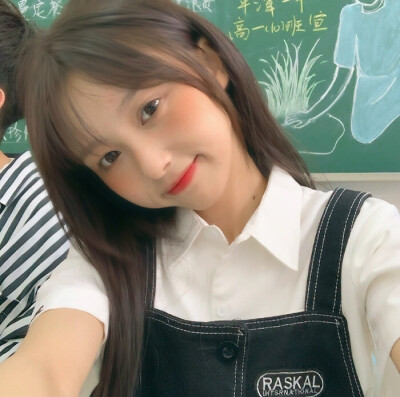 ·女头 原小照٩(๑^o^๑)۶
º咕噜咕噜可爱到冒泡º