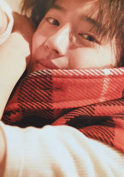 星が星の夜に隠れています。まだ寝ていない人がいます。海にはあなたへの思いが隠れません❤