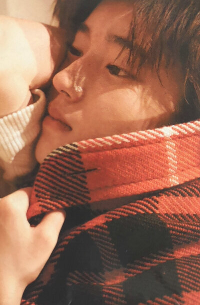 星が星の夜に隠れています。まだ寝ていない人がいます。海にはあなたへの思いが隠れません❤