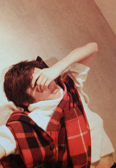 星が星の夜に隠れています。まだ寝ていない人がいます。海にはあなたへの思いが隠れません。