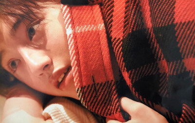 星が星の夜に隠れています。まだ寝ていない人がいます。海にはあなたへの思いが隠れません。