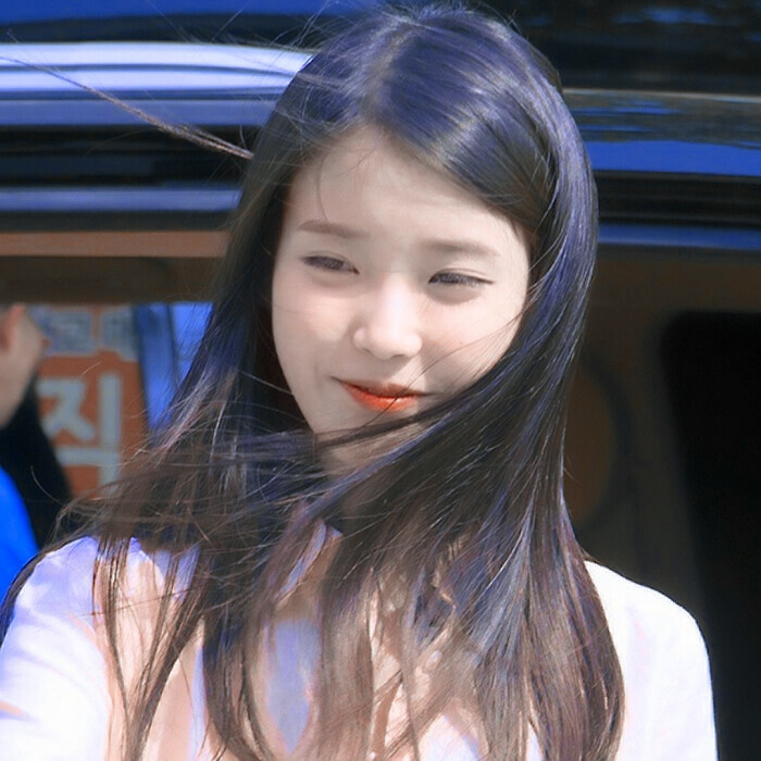 IU
现在几点？是我们爱情的起点
©moonlight_iu