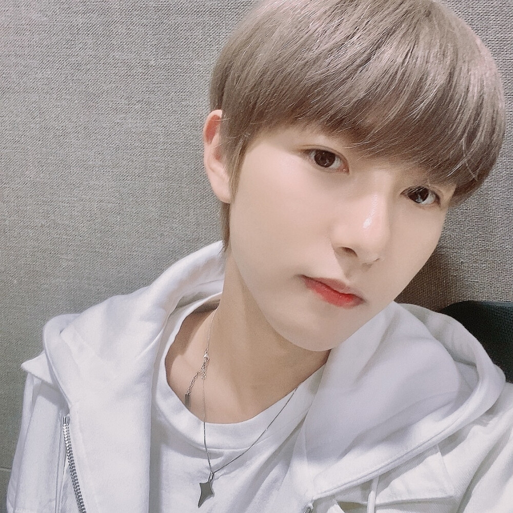 Renjun 黄仁俊