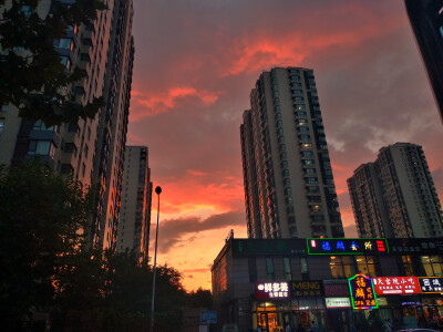 飞机天空北京二外晚霞